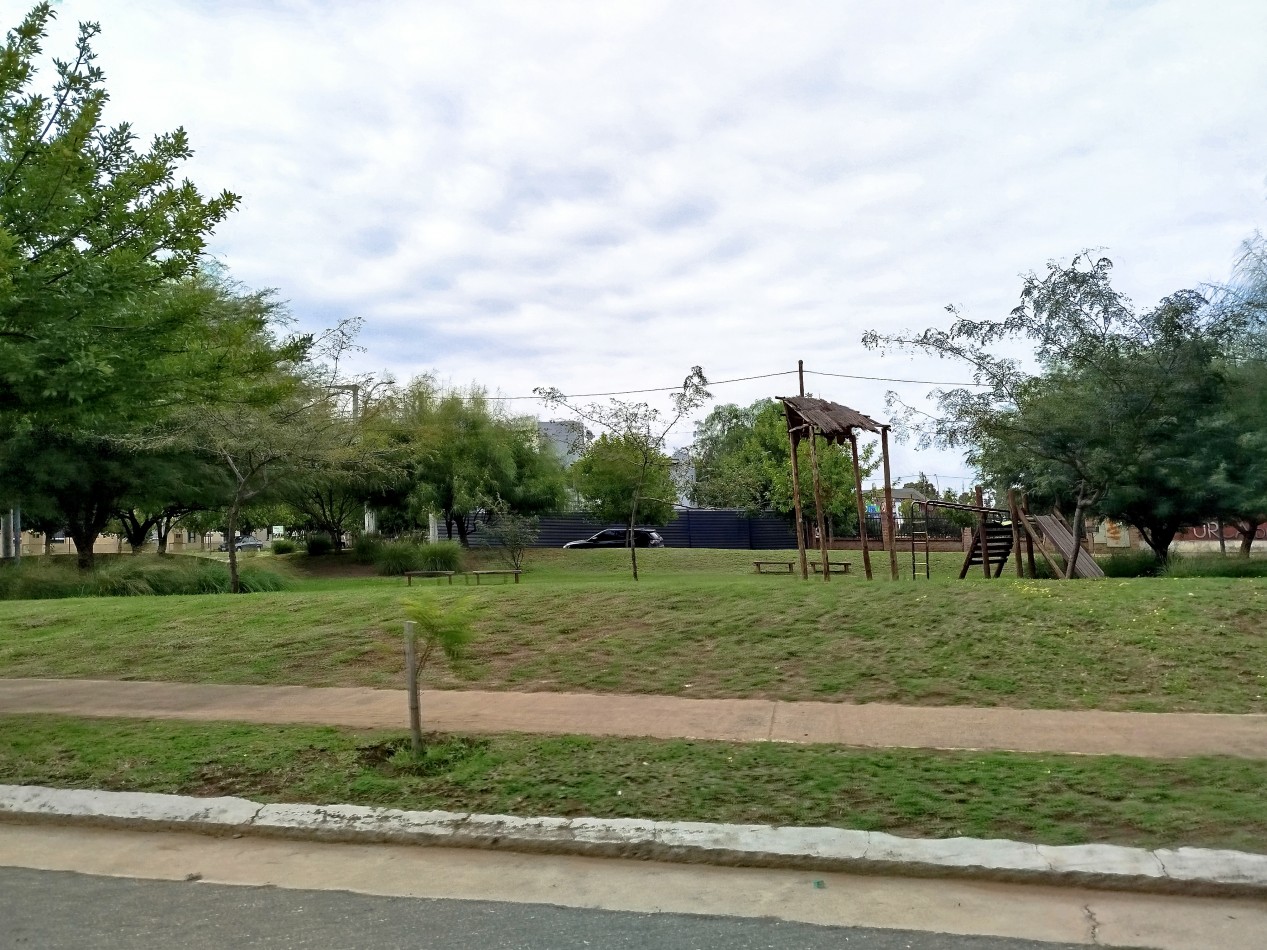 LOTE RESIDENCIAL EN VENTA 275m2 - VALLE CERCANO